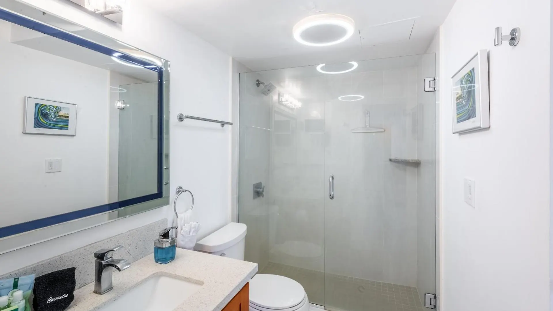 Bright Waikiki Condo With Ocean Views, King Bed, Full Kitchen & Free Parkkng Honolulu 0*,