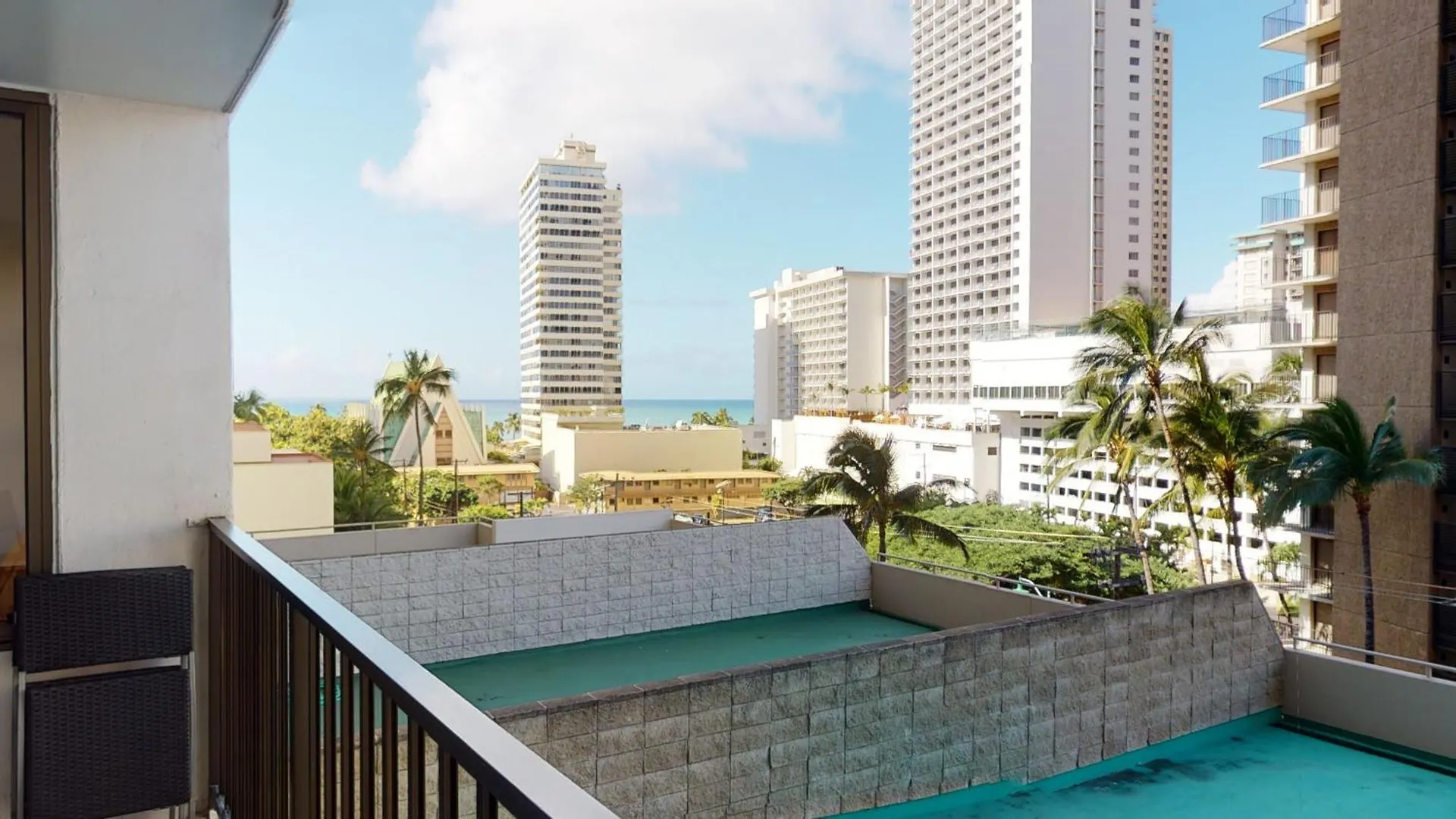 Bright Waikiki Condo With Ocean Views, King Bed, Full Kitchen & Free Parkkng Honolulu Stati Uniti